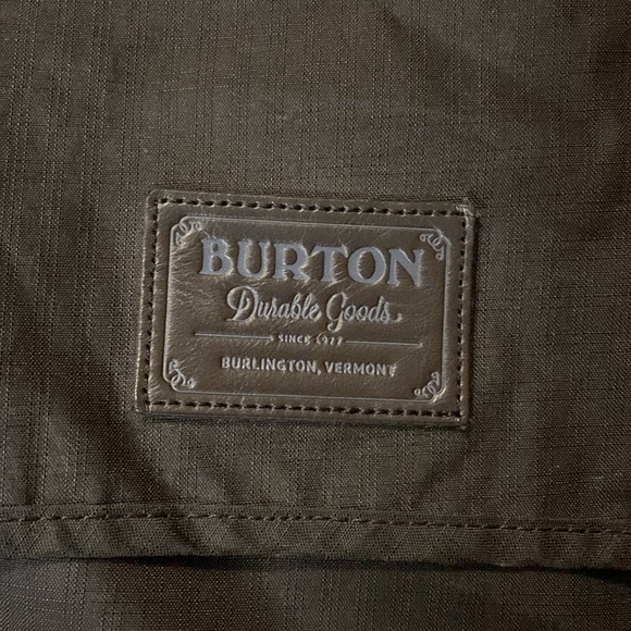 Burton Messenger Bag - Picture 4 of 16
